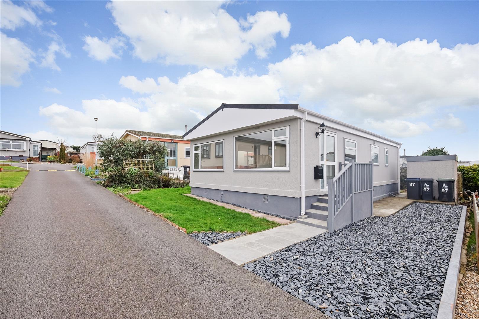 2 Bed, 1 Bath Property For Sale in Seasalter Lane, Seasalter, CT5 4BZ